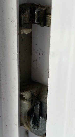 Window pivot shoe